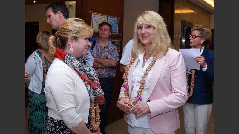 Beverly Shaklee, Andrea Rohmert