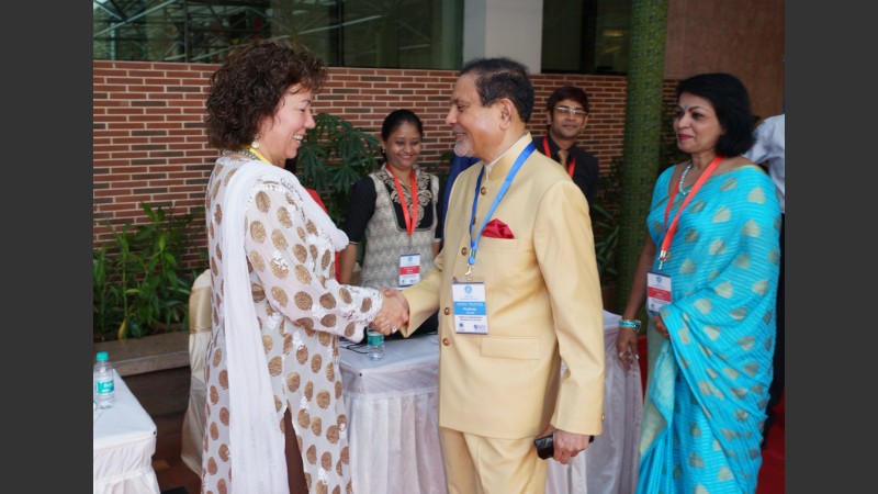 Dr Pradeep Sarda welcoming Darlene Fisher