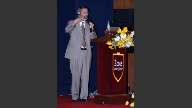 Dr Ken Cushner