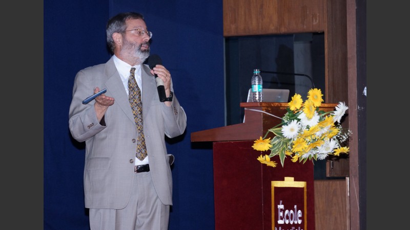 Dr Ken Cushner